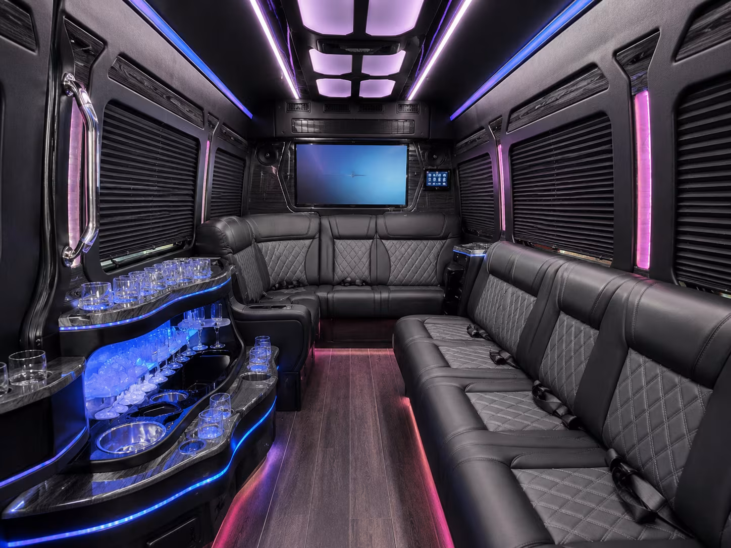 corporate and convention shuttle buses in kenner