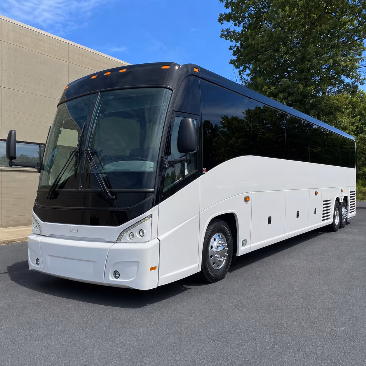 employee bus transportation along the i 10 corridor in kenner