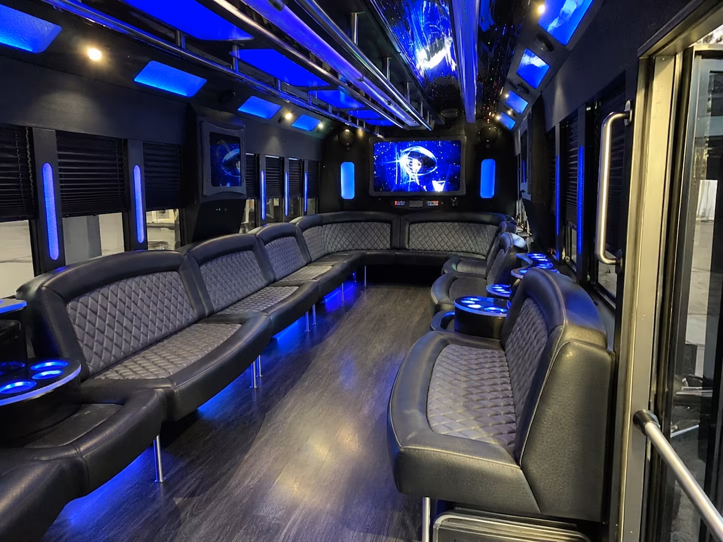kenner 28 passenger party bus interior