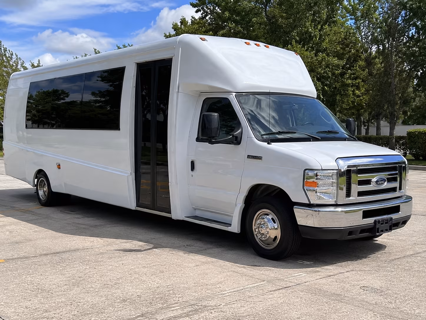 party buses for bachelorette wine tours around kenner and the north shore