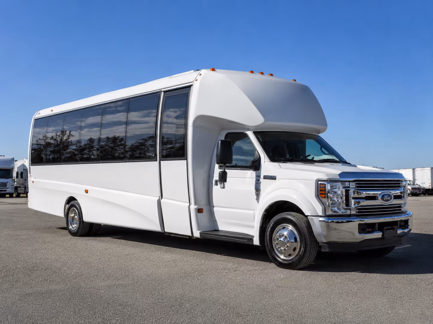 rent a bus in kenner for pre prom dinners and photo stops