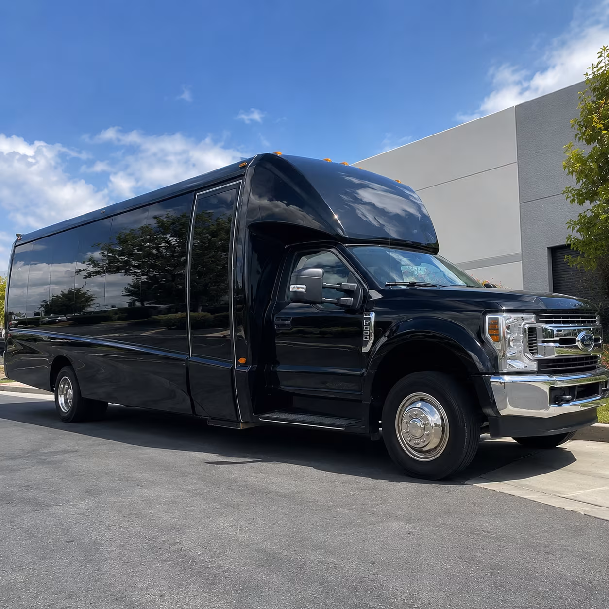 shuttle buses for kenner wedding guests between hotels and venues